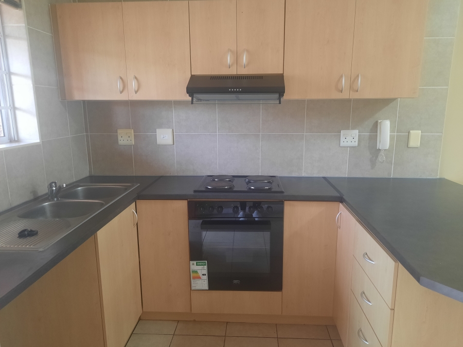 To Let 2 Bedroom Property for Rent in Protea Heights Western Cape